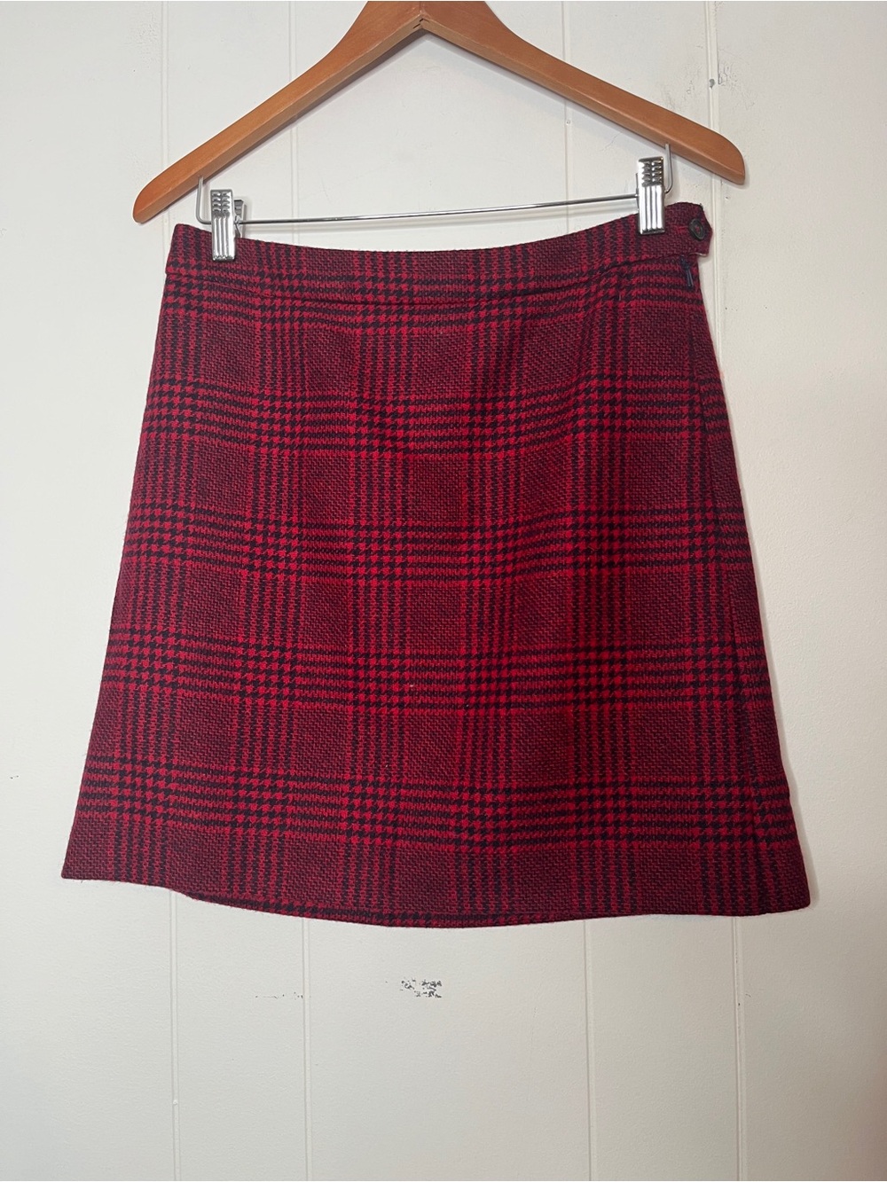Brooks Brothers Red and Black Plaid Wool A-Line Women's Mini Skirt Size 4
